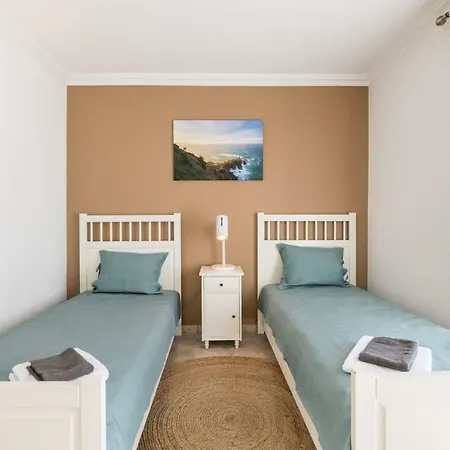 Apartment Casa Oliveira 3-room Apartment, 3 Km From The Beach.