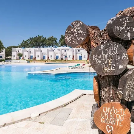Casa Oliveira 3-room Apartment, 3 Km From The Beach. Apartment *
