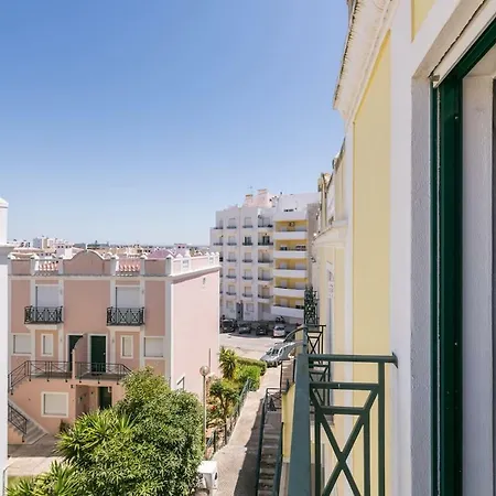Casa Oliveira 3-room Apartment, 3 Km From The Beach. Alvor