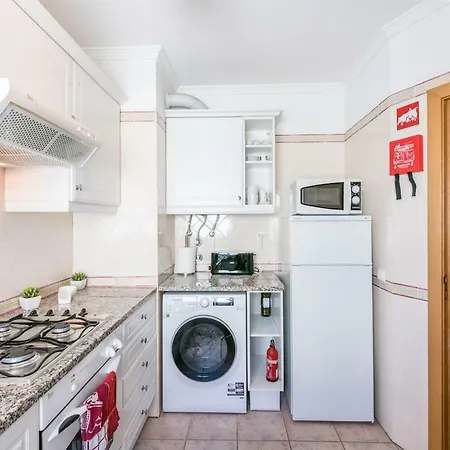 Apartment Casa Oliveira 3-room Apartment, 3 Km From The Beach. Alvor