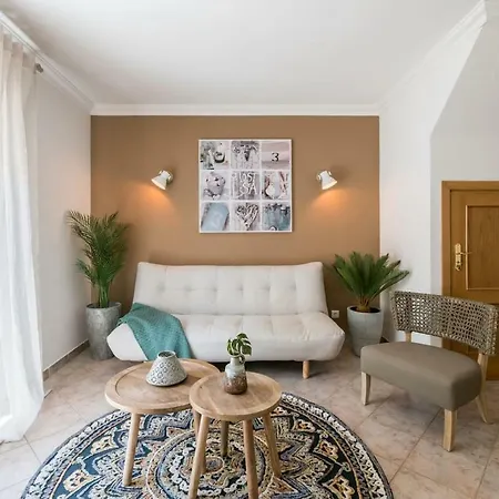 Casa Oliveira 3-room Apartment, 3 Km From The Beach. Apartment