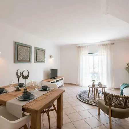 Διαμέρισμα Casa Oliveira 3-room Apartment, 3 Km From The Beach.