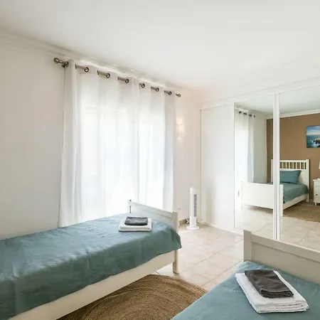 Διαμέρισμα Casa Oliveira 3-room Apartment, 3 Km From The Beach. *
